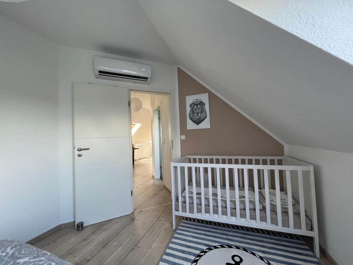 105 Qm Neues Klimatisiertes Appartment Fuer Familien Privater Parkplatz Chemnitz Bagian luar foto